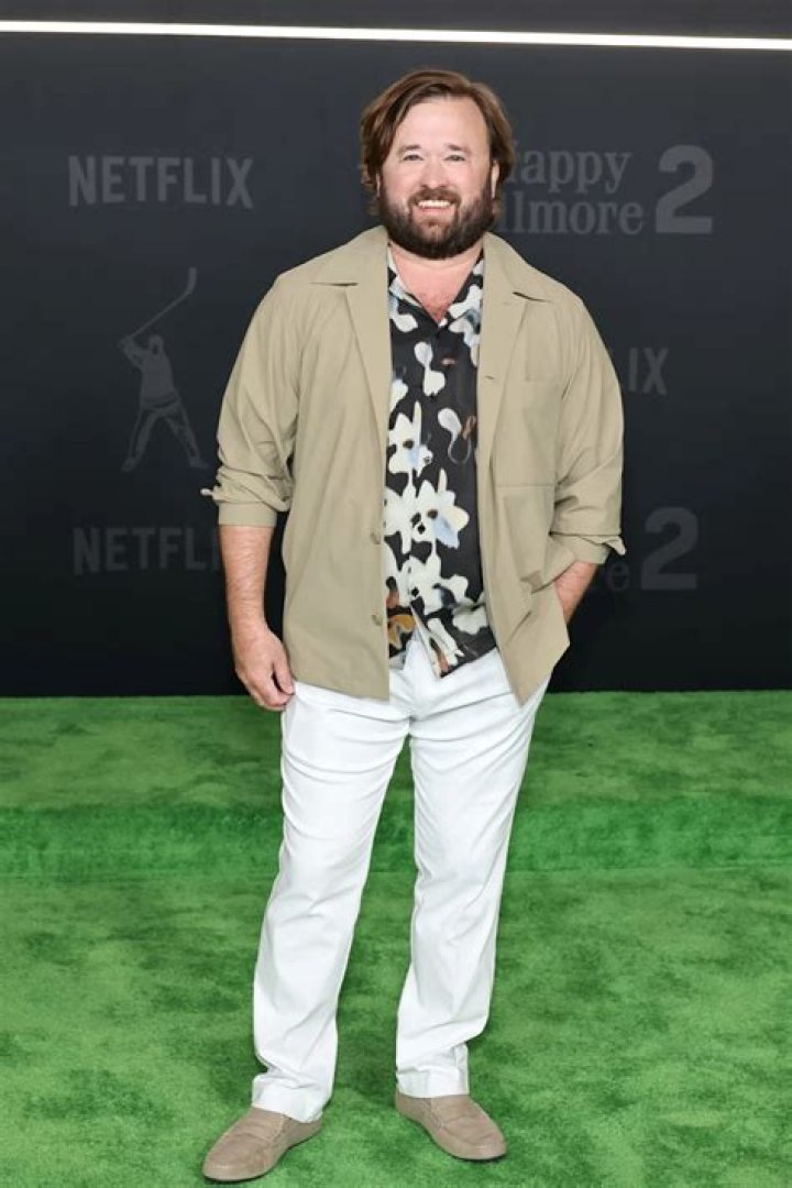 Is Haley Joel Osment Gay? A Deep Dive into the Actor's Life and Rumors