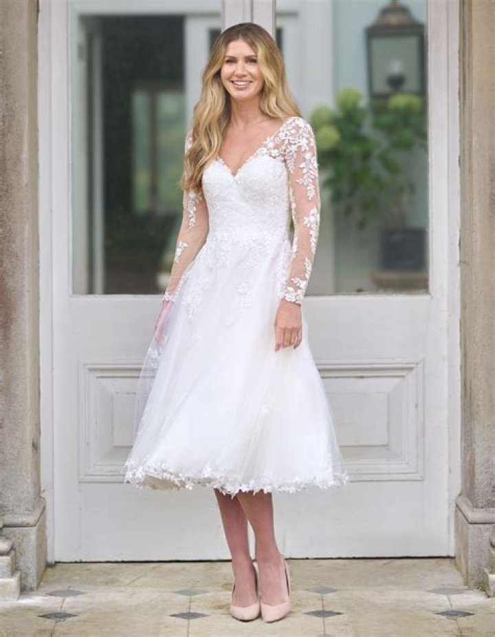 Understanding Tea Length Wedding Dresses: The Perfect Blend of Timeless Elegance and Modern Style