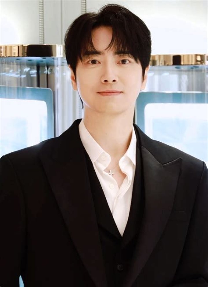 Unveiling the Charisma of Lee Joon Hyuk